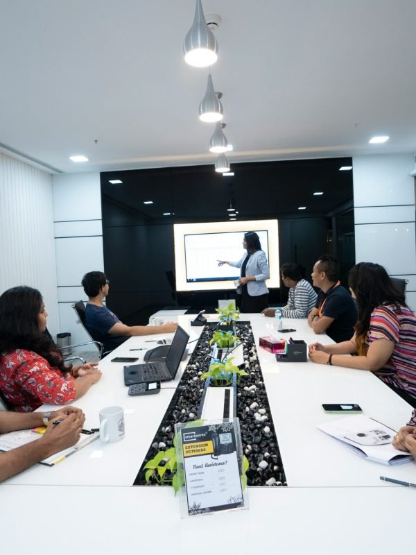 smartworks-coworking-Uz8THWPXwhI-unsplash